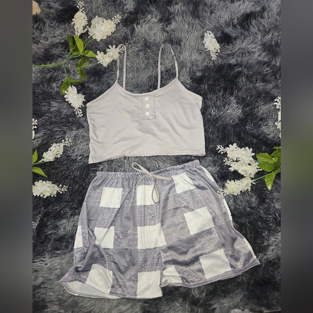 Gray and White Plaid Loungewear set.(New, no tags) From my Boutique 🌺